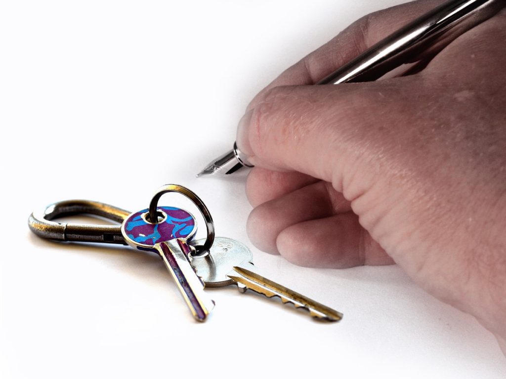 hand-chain-sign-finger-key-rental-1131829-pxhere.com (1)