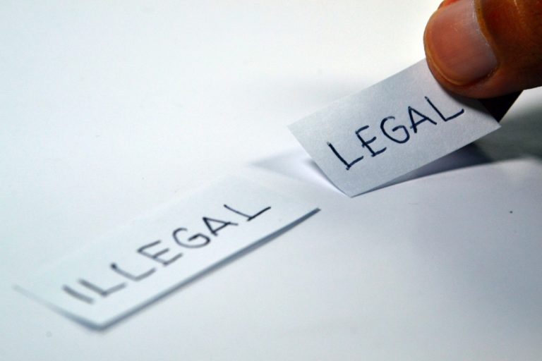 legal_illegal_choose_choice_antonym_opposite_icon_symbol-1292266