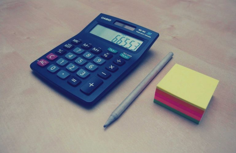 calculator_numbers_accounting_finance_pen_post_it_notes_business_office-698777