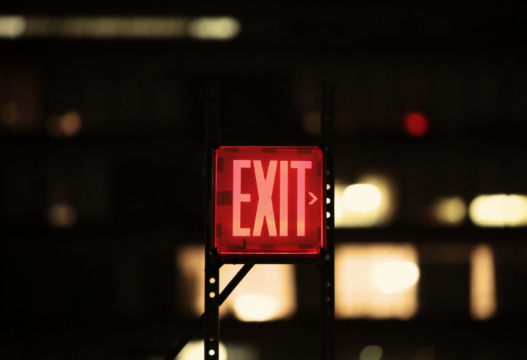 exit_sign_symbol_emergency_way_door_direction_information-780066