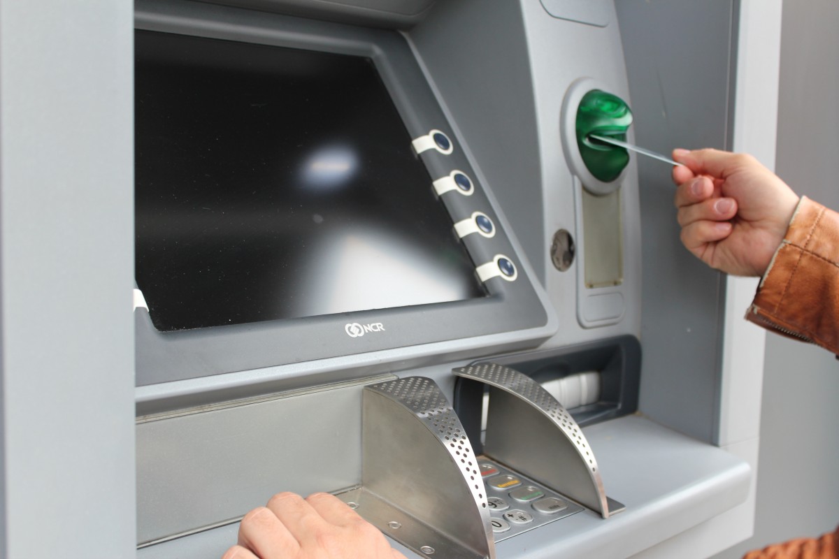 Carta trattenuta dall’ATM: responsabilità (da custodia) della Banca.