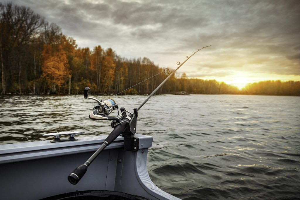 fishing-boat-5541327_1920