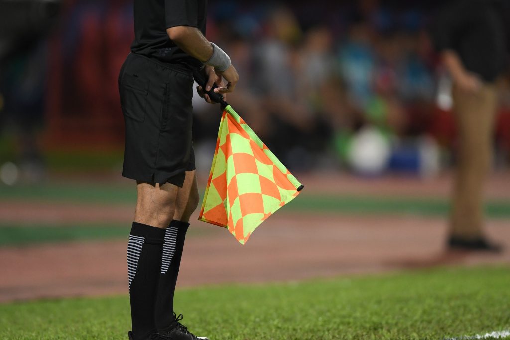 referee-3769453_1920