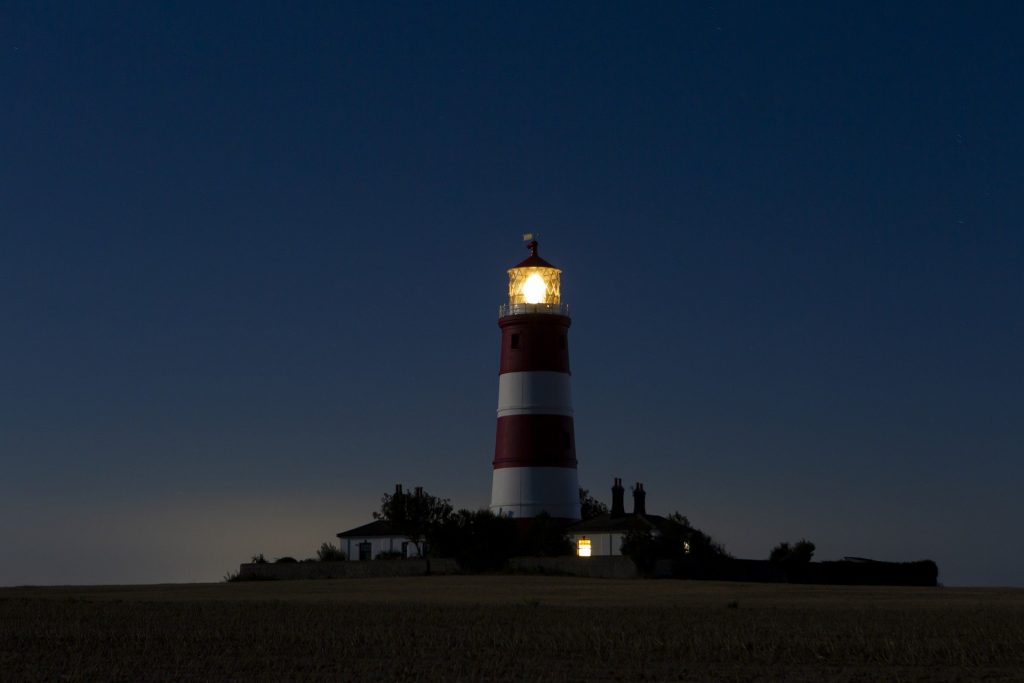 lighthouse-5537038_1920