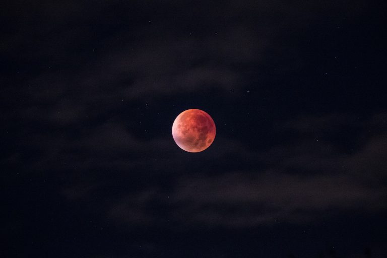 lunar-eclipse-962802_1920