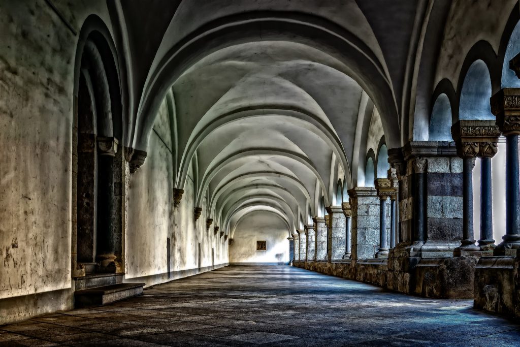 monastery-3130879_1920