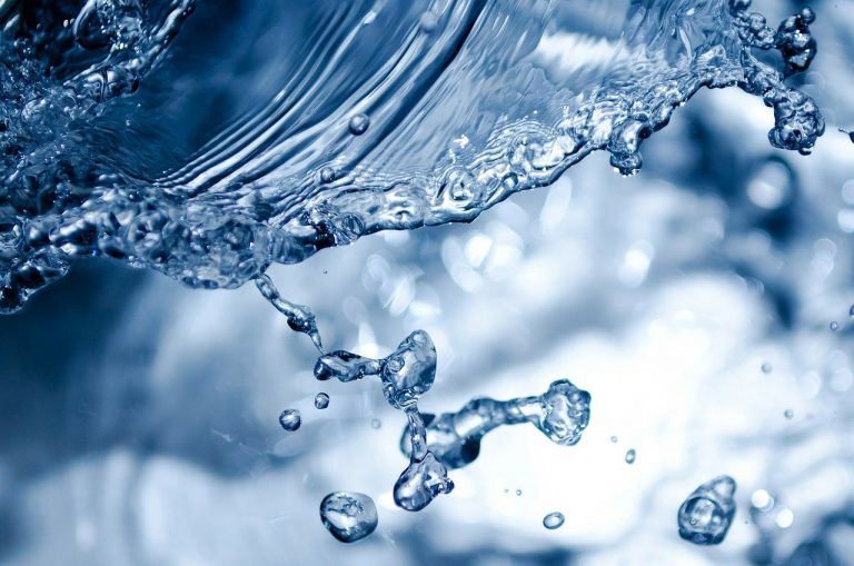 splashing-g41c1108b3_1280