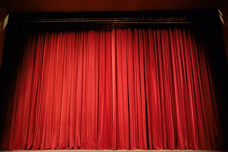 theater-g2a8597894_1920