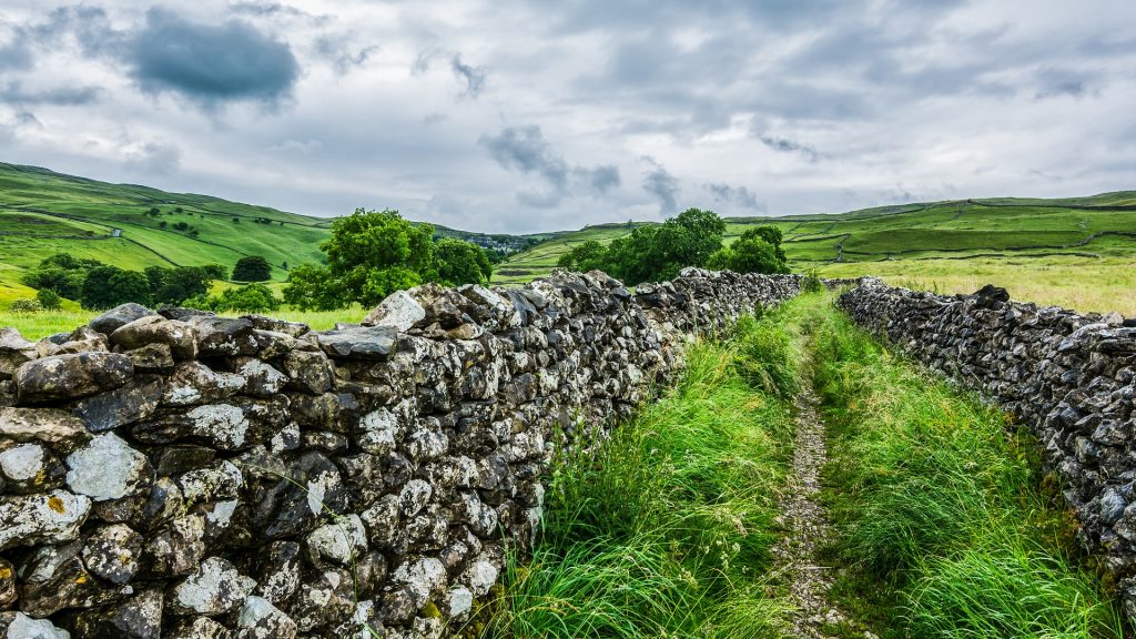 malham-cove-g4d179a0ba_1920
