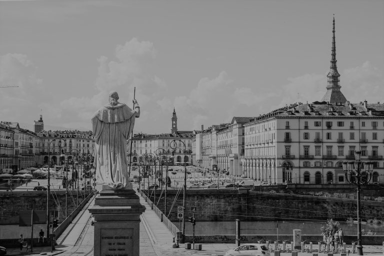 piazza-vittorio-gac9be8bb0_1920