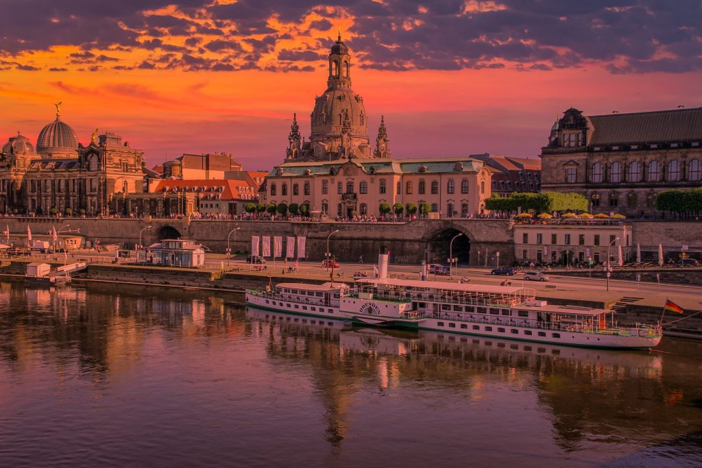 dresden-g72e22dc24_1920