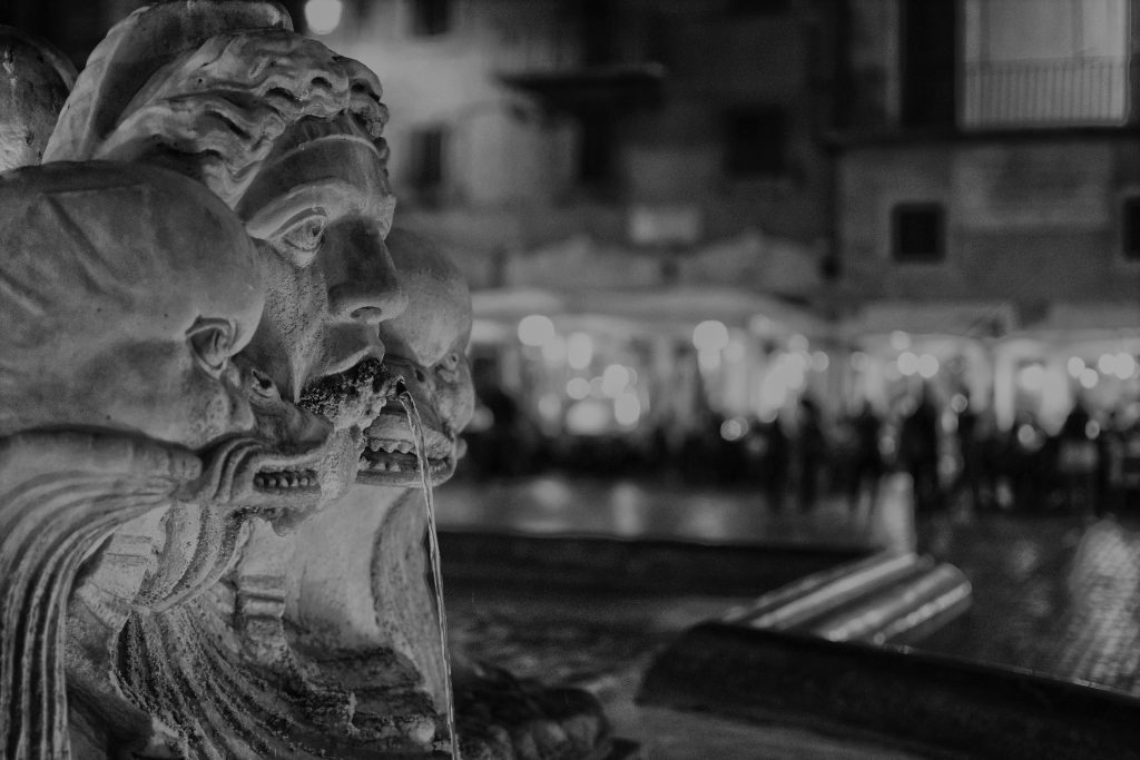 moor-fountain-g34e21266f_1920