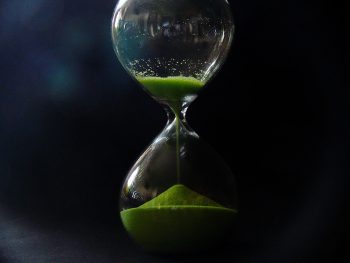 temporal-distance-1990035_1920