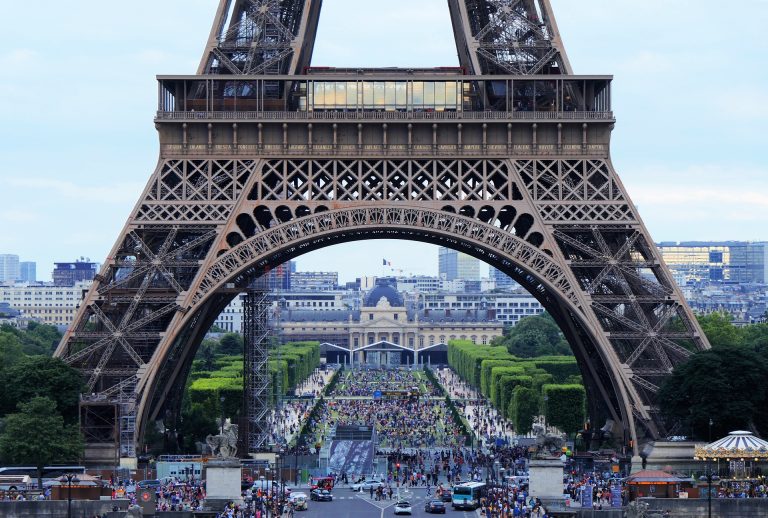 eiffel-tower-4416700_1920