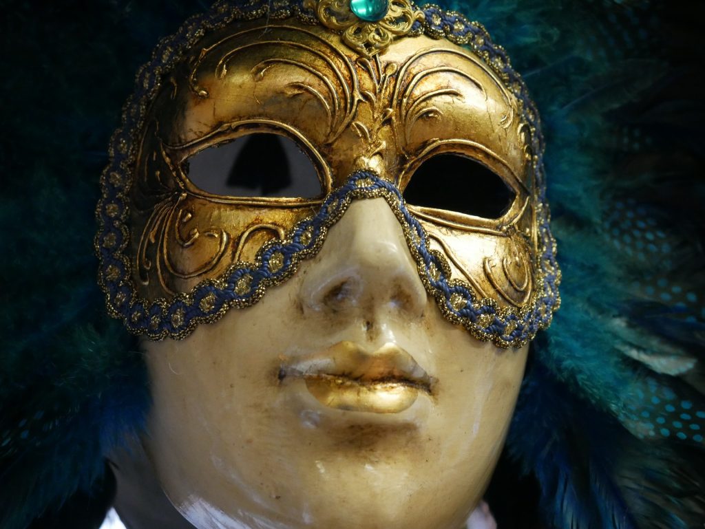 mask-2644077_1920