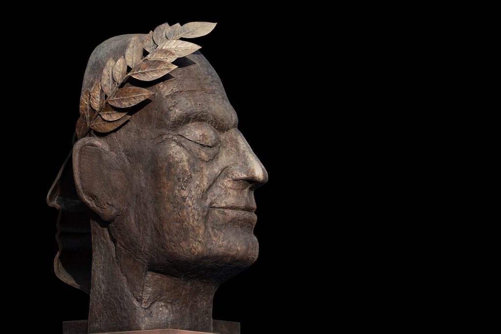 sculpture-3357150_1920