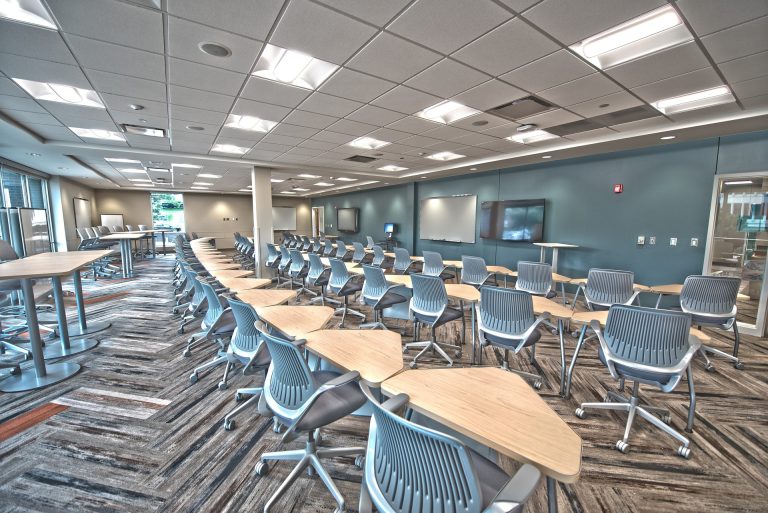 study-hall-1687717_1920