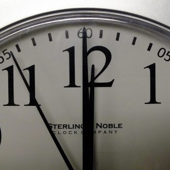 clock-334117_1920