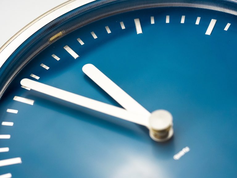 clock-946383_1920