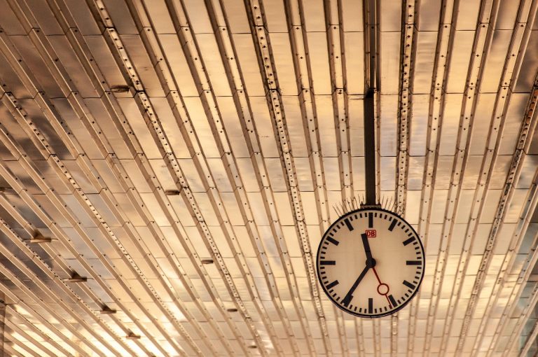 clock-7855485_1920