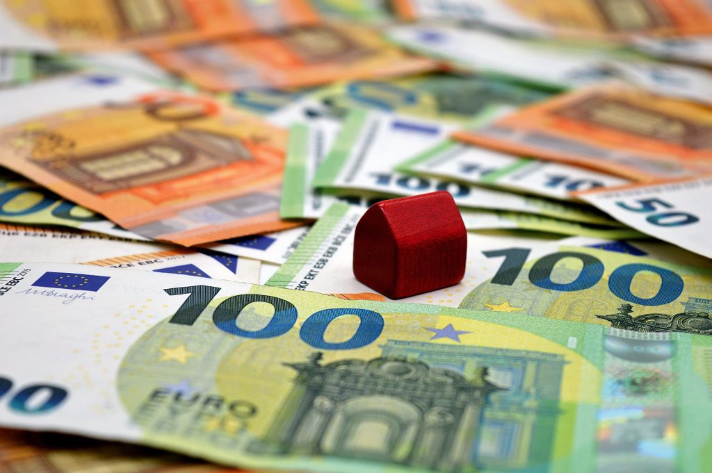 neelam279-money-7724806_1920